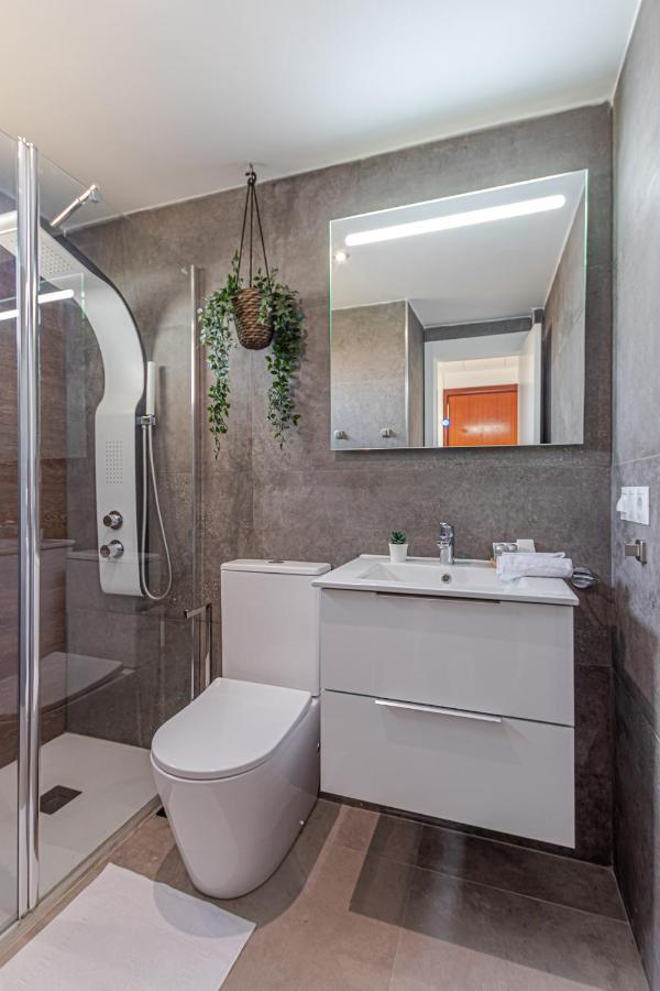 Beachfront With Spectacular Views And Swimming Pool Benalmádena Zewnętrze zdjęcie