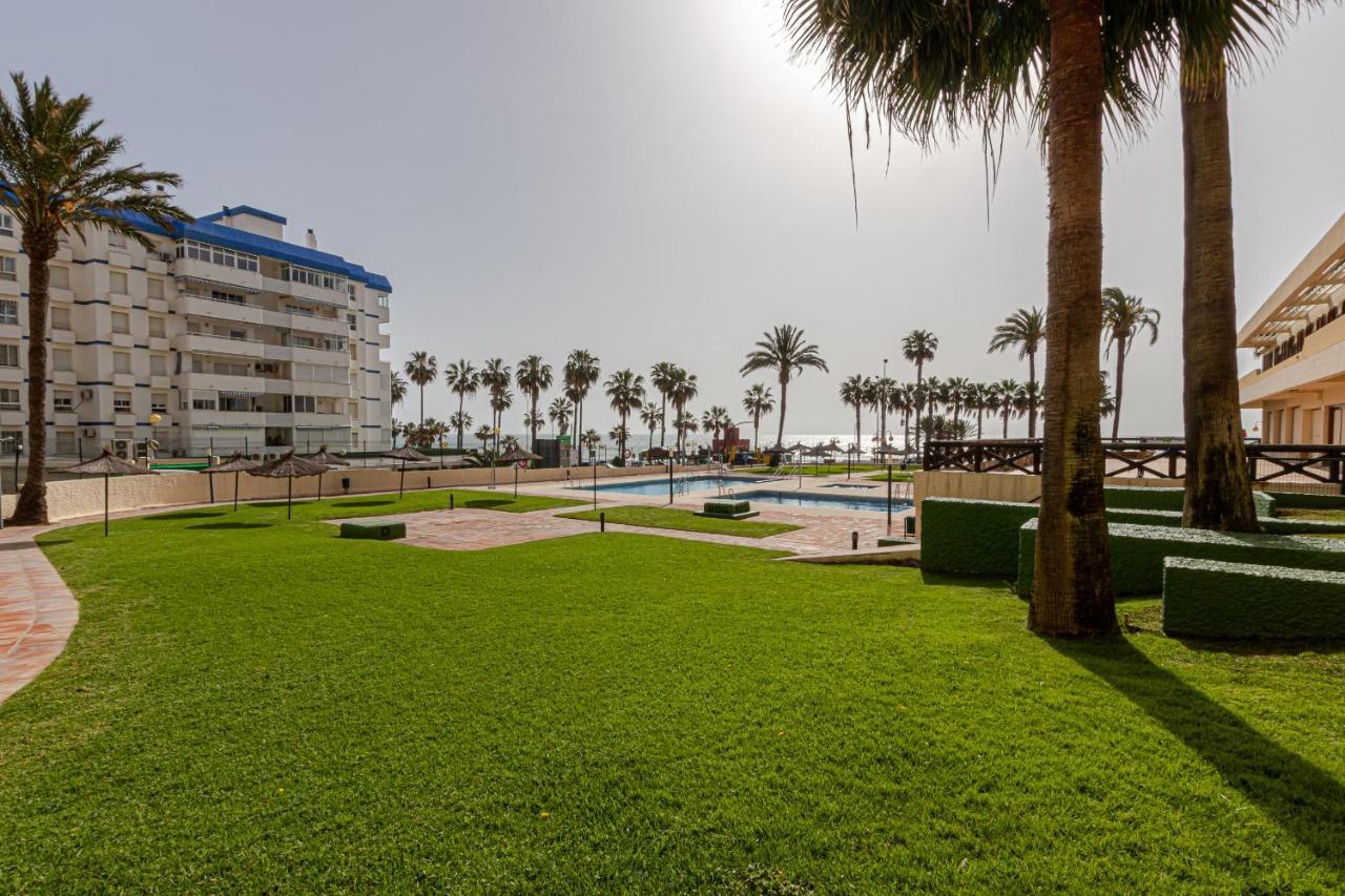 Beachfront With Spectacular Views And Swimming Pool Benalmádena Zewnętrze zdjęcie