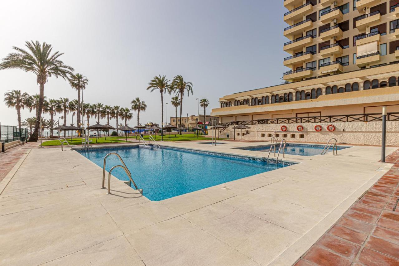 Beachfront With Spectacular Views And Swimming Pool Benalmádena Zewnętrze zdjęcie