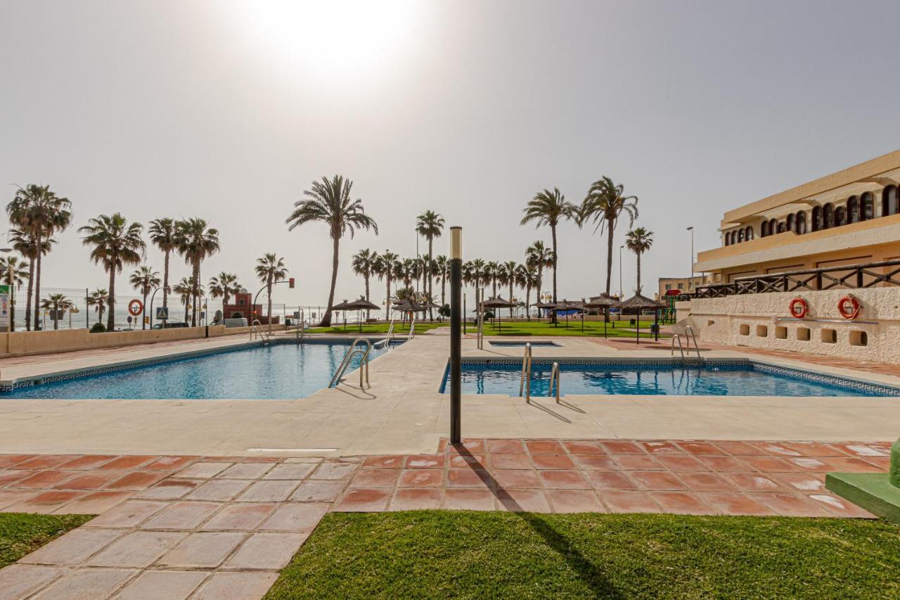 Beachfront With Spectacular Views And Swimming Pool Benalmádena Zewnętrze zdjęcie